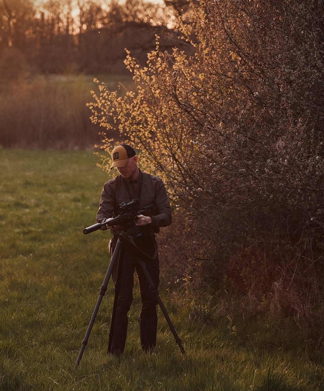 Manbily Carbon Fibre Hunting & Long Range Shooting Tripod – Picatinny/Arca Adaptor Included - Image 8